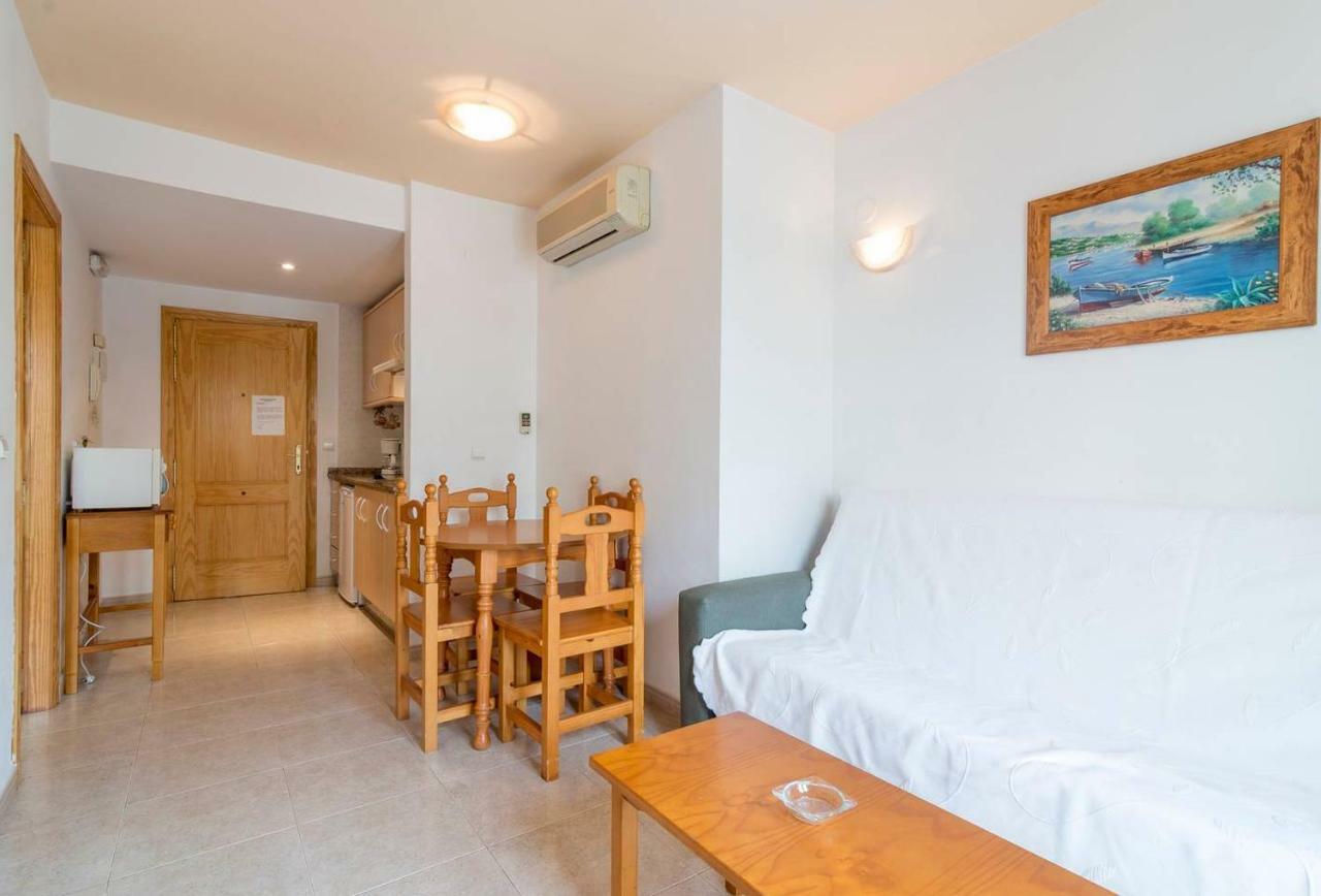 Apartamentos Vicenta Carihuela By Playa Miguel Torremolinos Exteriör bild