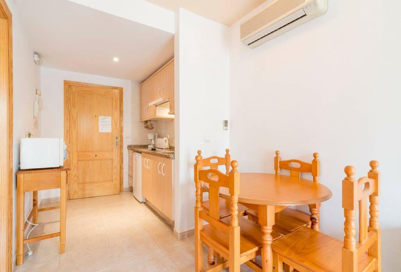 Apartamentos Vicenta Carihuela By Playa Miguel Torremolinos Exteriör bild