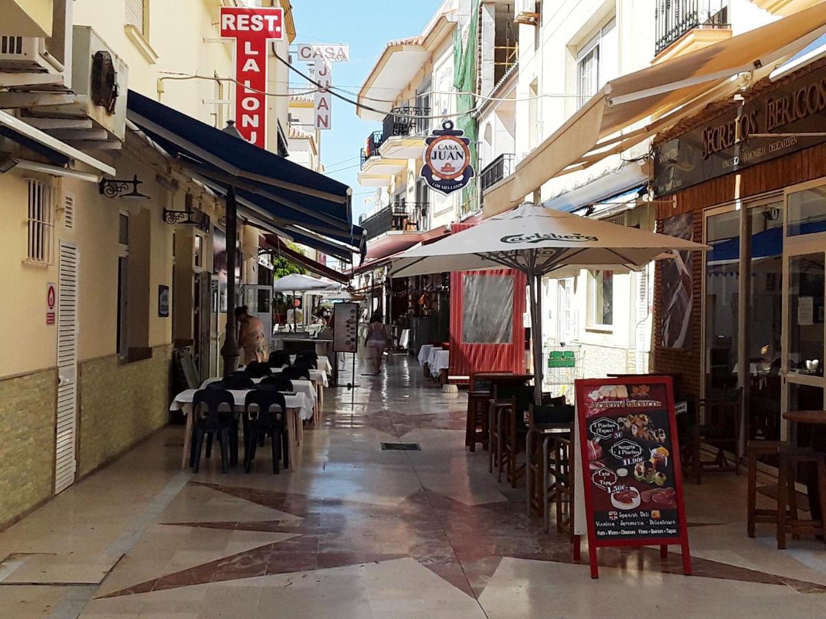 Apartamentos Vicenta Carihuela By Playa Miguel Torremolinos Exteriör bild